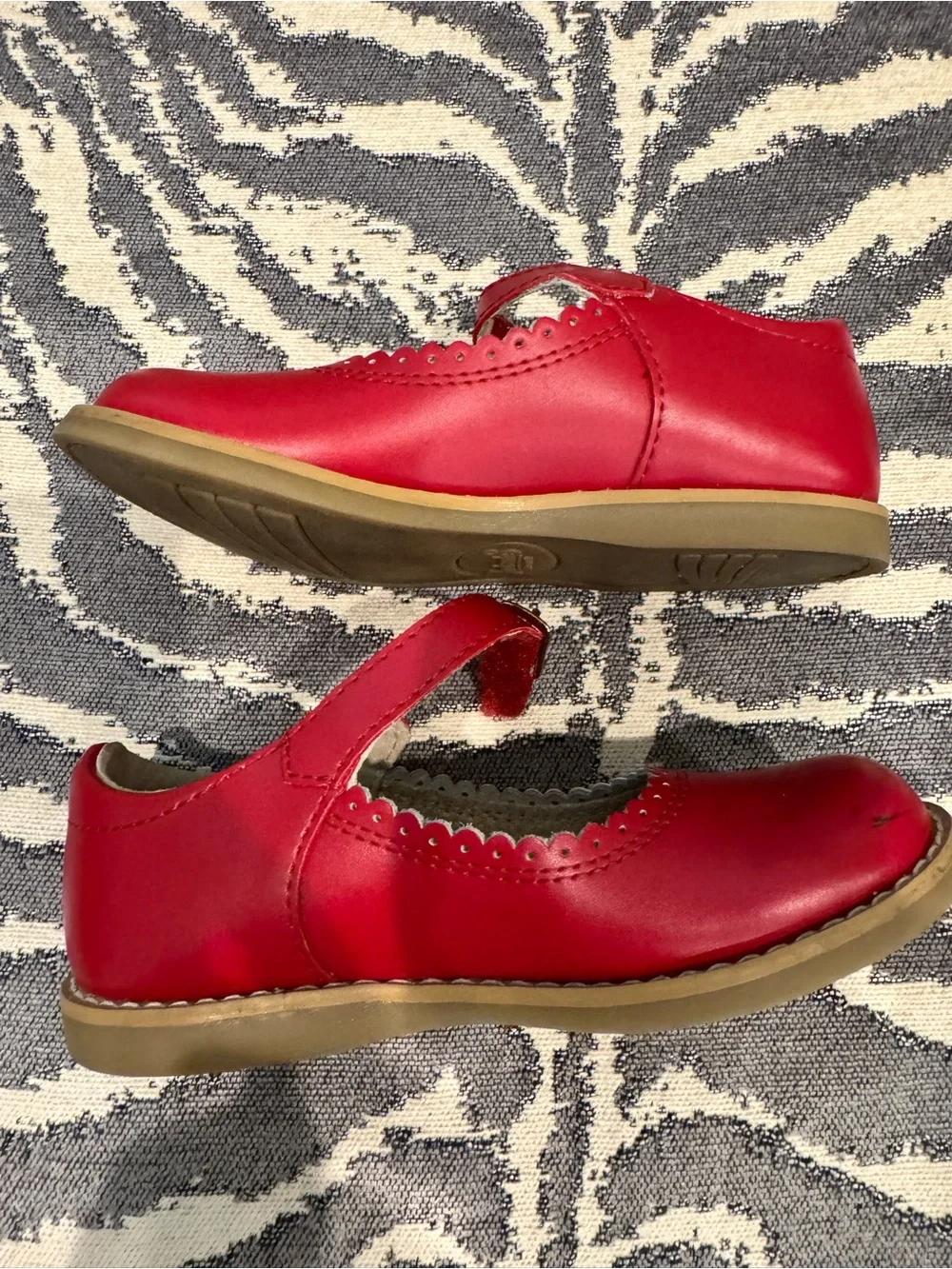 Girls Leather Footmates Size 10.5 Apple Red Allie Mary Jane Shoes
